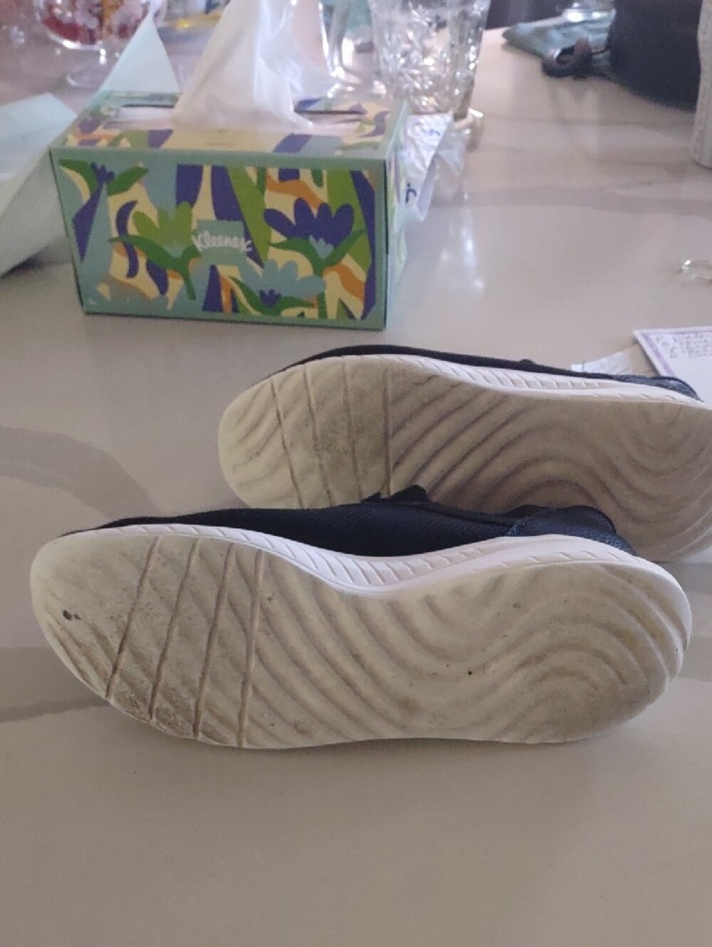 Skechers Women's Black Knit Slip-in Sneakers with White Sole  Size 10 Like New - Picture 4 of 6